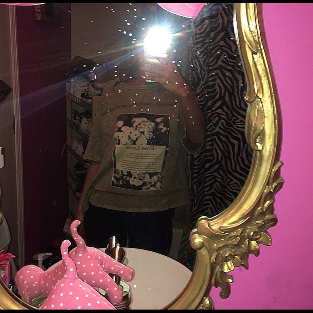 Distressed tee - Picture 3 of 3